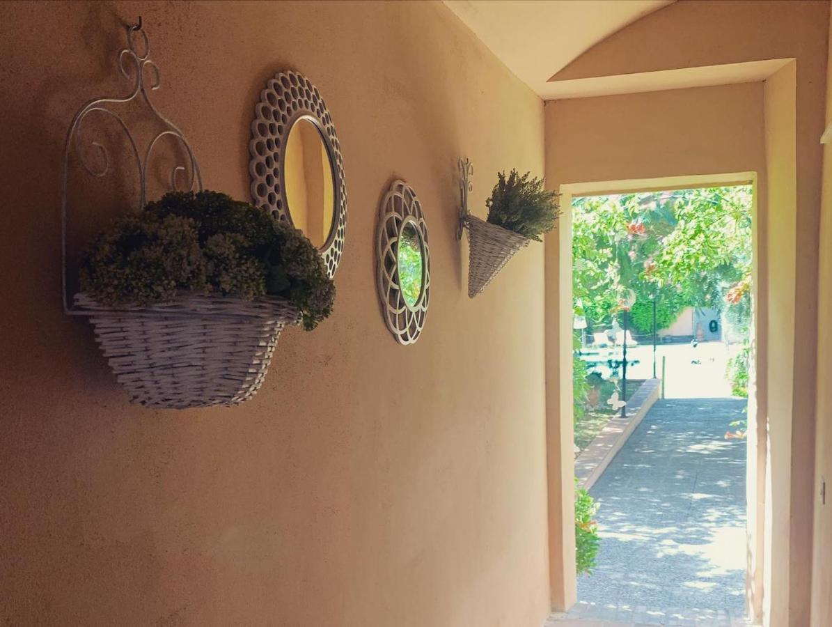 Hotel Borgo Antico ฟาบริอาโน ภายนอก รูปภาพ