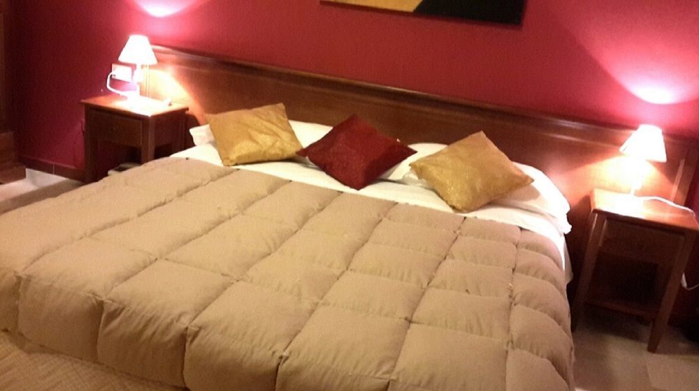 Hotel Borgo Antico ฟาบริอาโน ภายนอก รูปภาพ