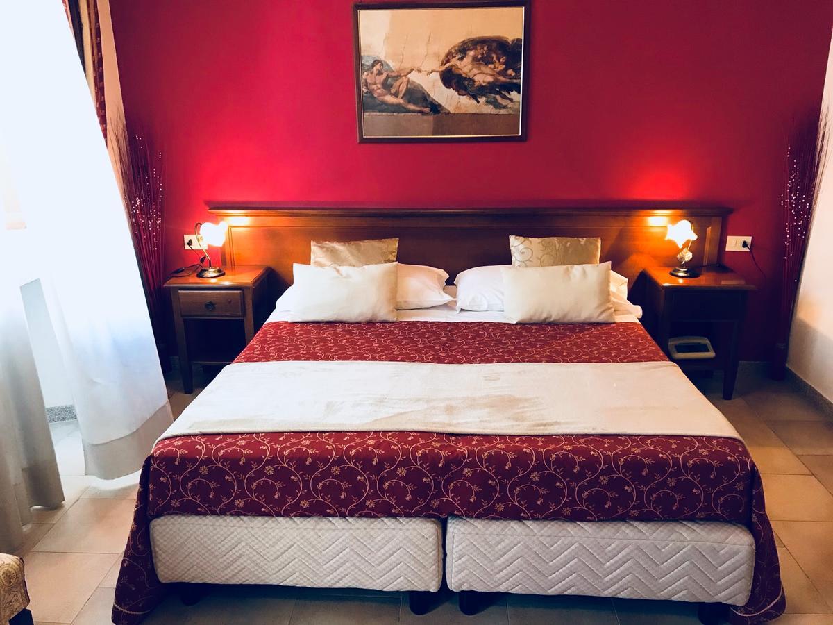 Hotel Borgo Antico ฟาบริอาโน ภายนอก รูปภาพ