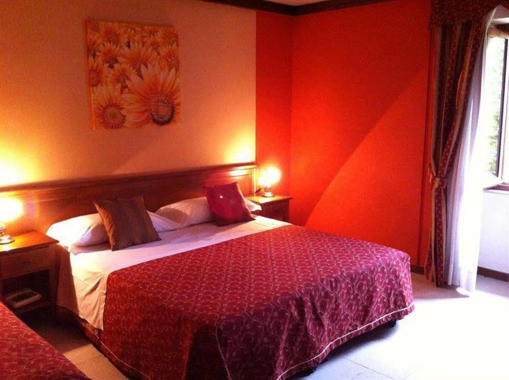 Hotel Borgo Antico ฟาบริอาโน ภายนอก รูปภาพ